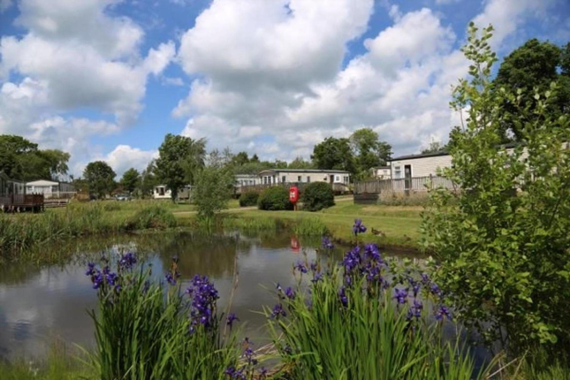 Stunning Lodge With Free Wifi For Hire At Carlton Meres In Suffolk Ref 60013M Saxmundham Exterior foto